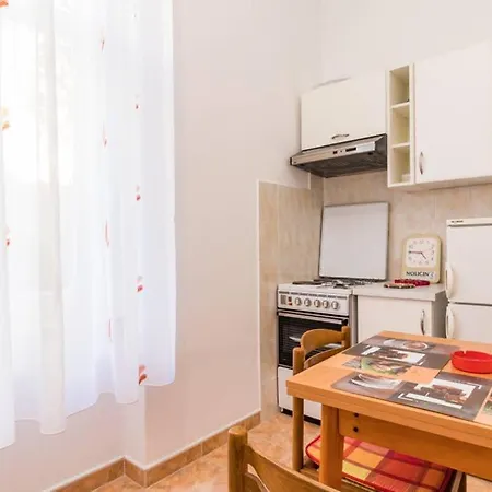 Art Nouveau Near Arena- Charming Place For Couples Apartment *